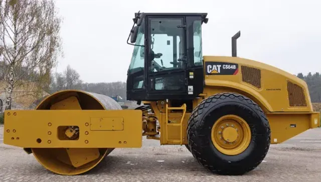 CAT CS64B