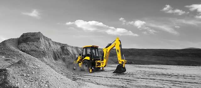 MAHINDRA Earthmaster SX IV