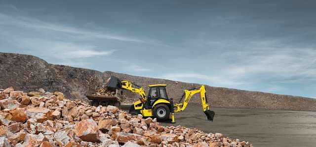 MAHINDRA Earthmaster SX IV