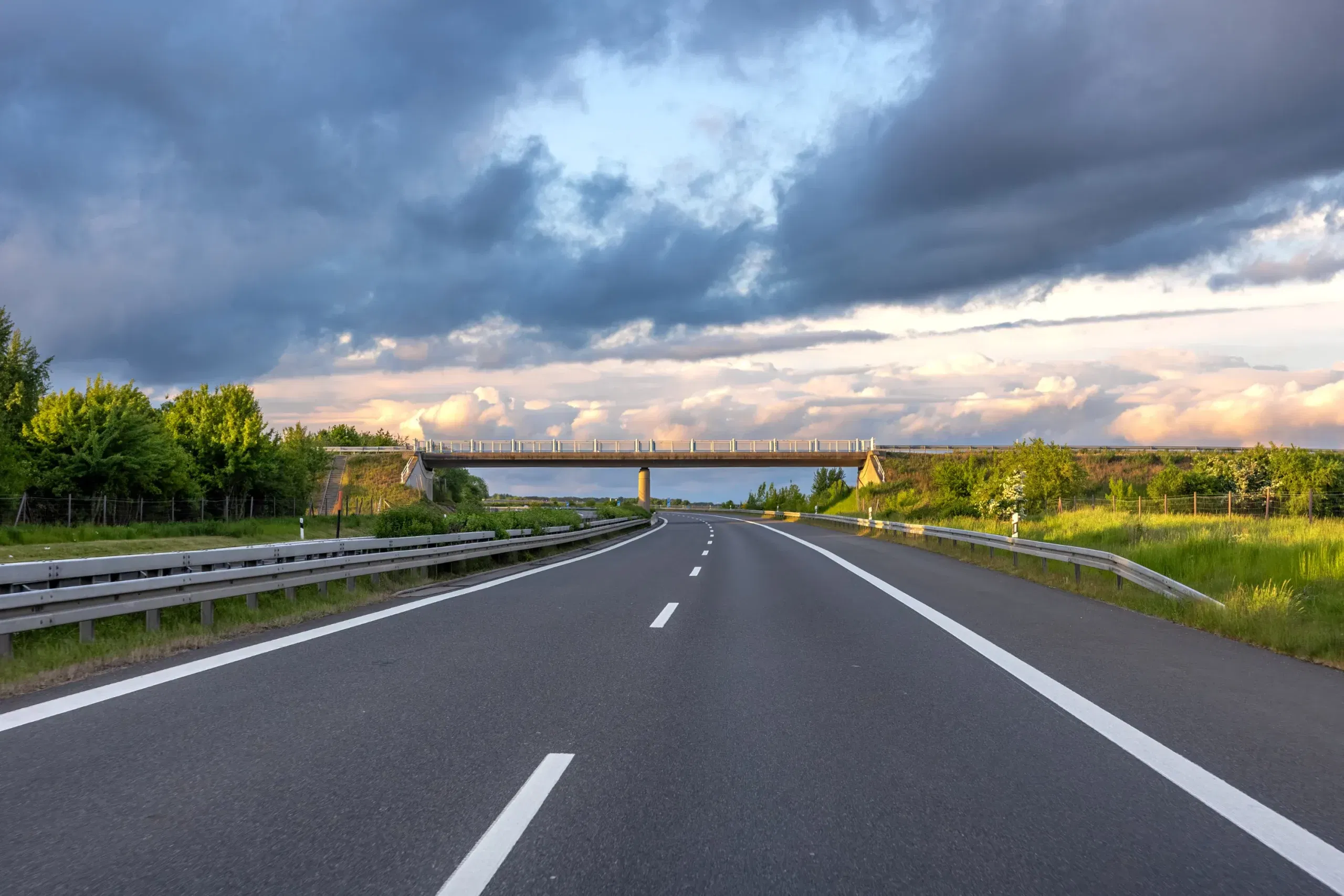 अयोध्या से वाराणसी सिर्फ 2 घंटे में! नई 200 किलोमीटर लंबी एक्सप्रेसवे से यात्रा का समय घटेगा अयोध्या से वाराणसी सिर्फ 2 घंटे में! नई 200 किलोमीटर लंबी एक्सप्रेसवे से यात्रा का समय घटेगा